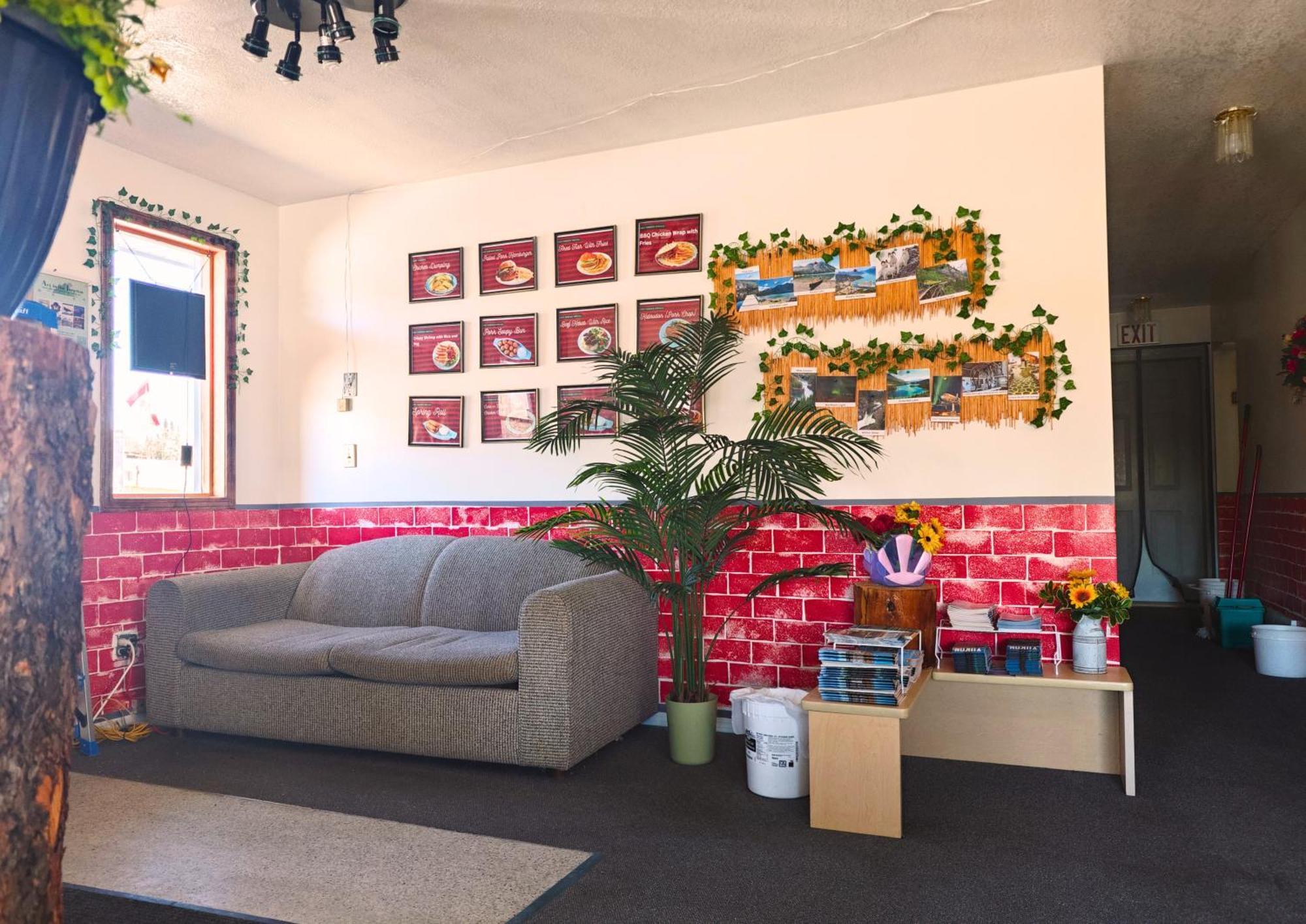 Cozy Corner Motel & Restaurant Haines Junction Ngoại thất bức ảnh