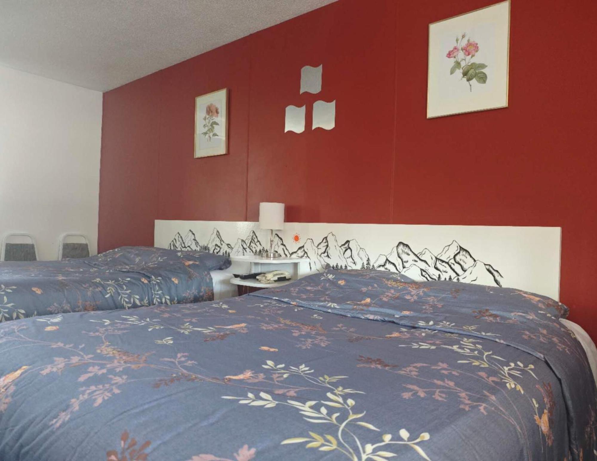 Cozy Corner Motel & Restaurant Haines Junction Ngoại thất bức ảnh